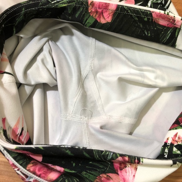 Fabletics- Gaviota Mesh- Tropical White - Picture 10 of 13